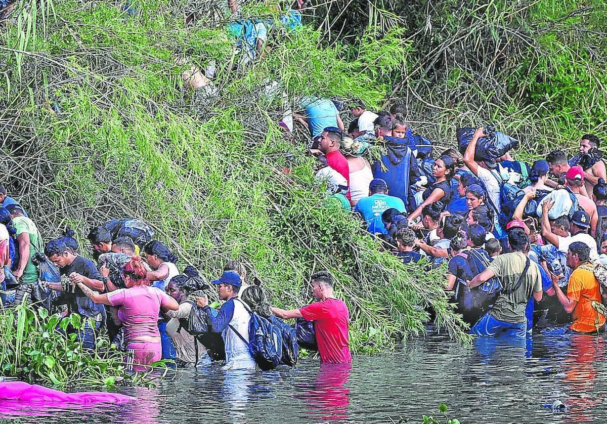 Miles De Migrantes Se Juegan La Vida Ante El Falso Rumor De Que La Frontera Se Ha Abierto El 0988