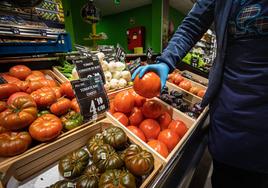 Los alimentos frenan su escalada en abril hasta el 13%, tres puntos menos