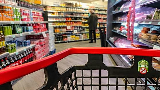 La mitad de los alimentos básicos son más caros que antes de reducir el IVA