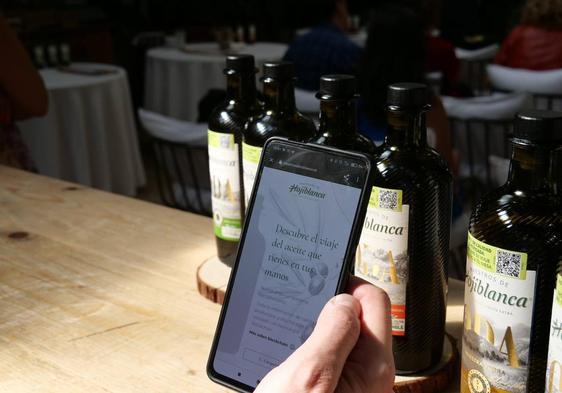 Código QR para obtener toda la información de una botella de aceite.