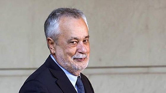 El Constitucional aplaza el debate sobre el recurso de Griñán hasta después del 28-M