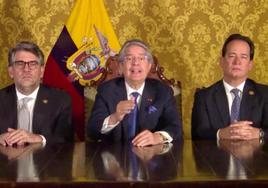 El presidente ecuatoriano, Guillermo Lasso, al anunciar la disolución de la Asamblea Nacional.