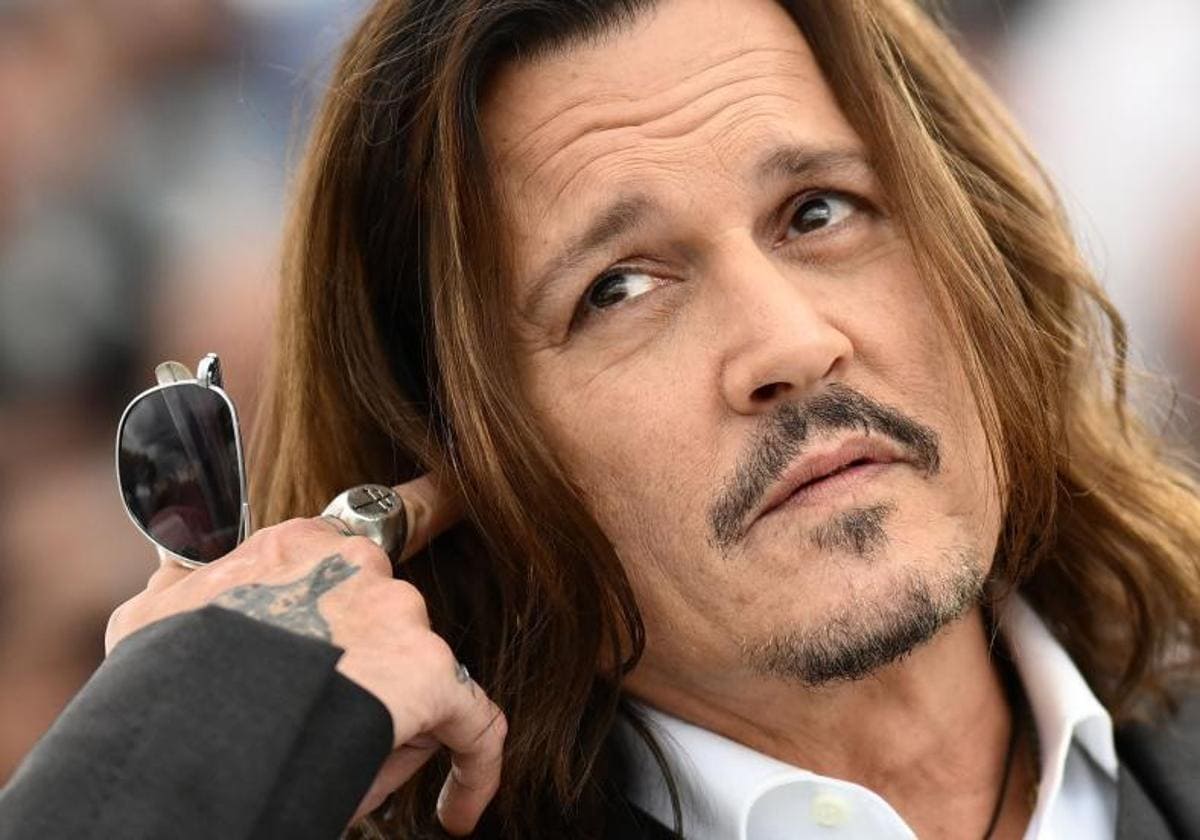 El actor Johnny Depp desfila en Cannes.