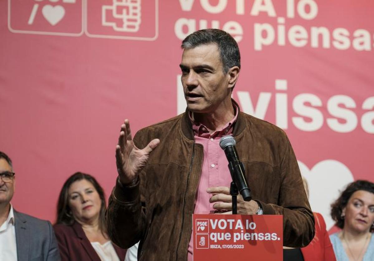 El presidente de Gobierno, Pedro Sánchez, participa este miércoles en un mitin del PSOE en la ciudad de Ibiza.