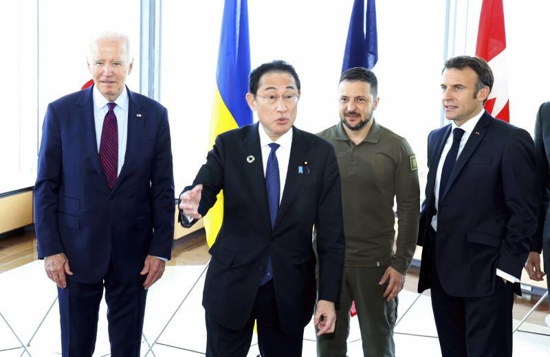 Joe Biden, Fumio Kishida, Volodímir Zelenski y Emmanuel Macron en el G-7.