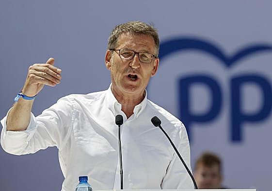 Alberto Núñez Feijóo este domingo en un mitin en Valencia