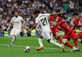 Rodrygo Goes, durante el partido contra el Rayo Vallecano en el Bernabéu.