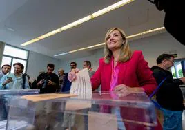 La candidata de Ciudadanos al Govern balear y portavoz nacional de Ciudadanos, Patricia Guasp, vota este domingo en Palma.