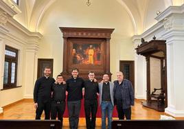 Por la izquierda, José Javier Alumbreros, Jhon Steven Rivas, Alfonso López, Jesús del Riego, Andrés Camilo Cardozo y José María Sauras, que este domingo serán ordenados sacerdotes en la Catedral.
