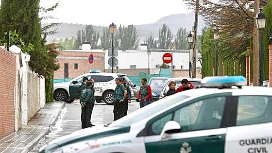 Investigan como posible homicidio la muerte de una mujer embarazada y su hijo en Granada