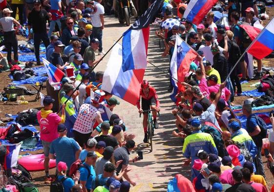 Roglic asalta el Giro