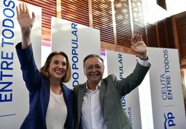 La secretaria general del Partido Popular, Cuca Gamarra, junto al presidente de Ceuta y candidato a la reelección, Juan Jesús Vivas, el pasado 22 de mayo.