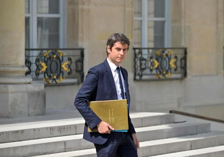 El ministro de Cuentas Públicas de Francia, Gabriel Attal, ha sido el encargado de anunciar las nuevas medidas contra el cobro indebido de pensiones y ayudas.