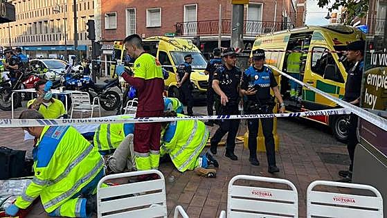 Siete heridos tras arrollar un quad a varias personas en la terraza de un bar en Alcobendas