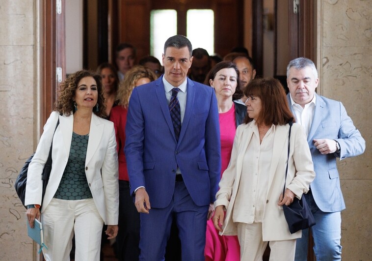 Sánchez llega al Congreso para dirigirse a su grupo parlamentario tras la decisión de adelantar elecciones generales anunciada el lunes