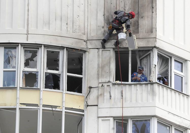 Desperfectos en un edificio moscovita tras el impacto del dron.