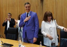 El presidente Sánchez, en su reunión del miércoles con sus diputados y senadores tras el fiasco del 28-M.