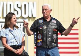 El candidato presidencial republicano y exvicepresidente de EE UU Mike Pence, en un mitin en Iowa.