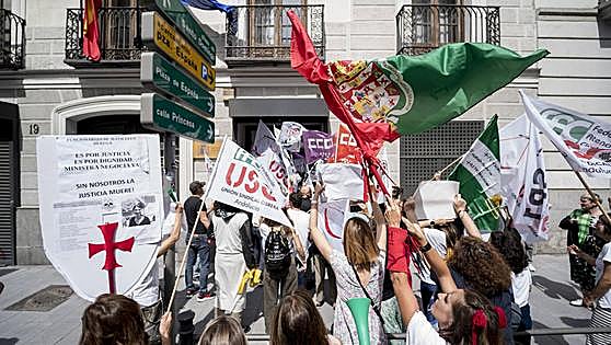 Primera noche de encierro de los funcionarios de Justicia: «Sin cena y durmieron en el suelo»
