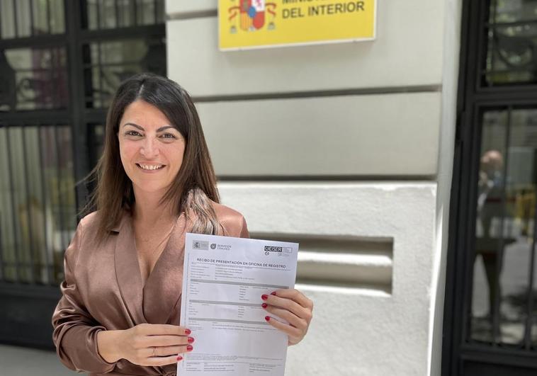 Olona la pasada semana frente al registro del Ministerio del Interior tras presentar la solicitud de inscripción de su nuevo partido