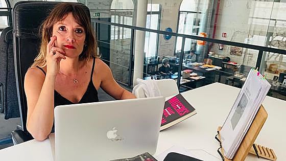 La autora de 'Mujeres que follan': «Las parejas que se permiten hacer tríos son las que están bien»