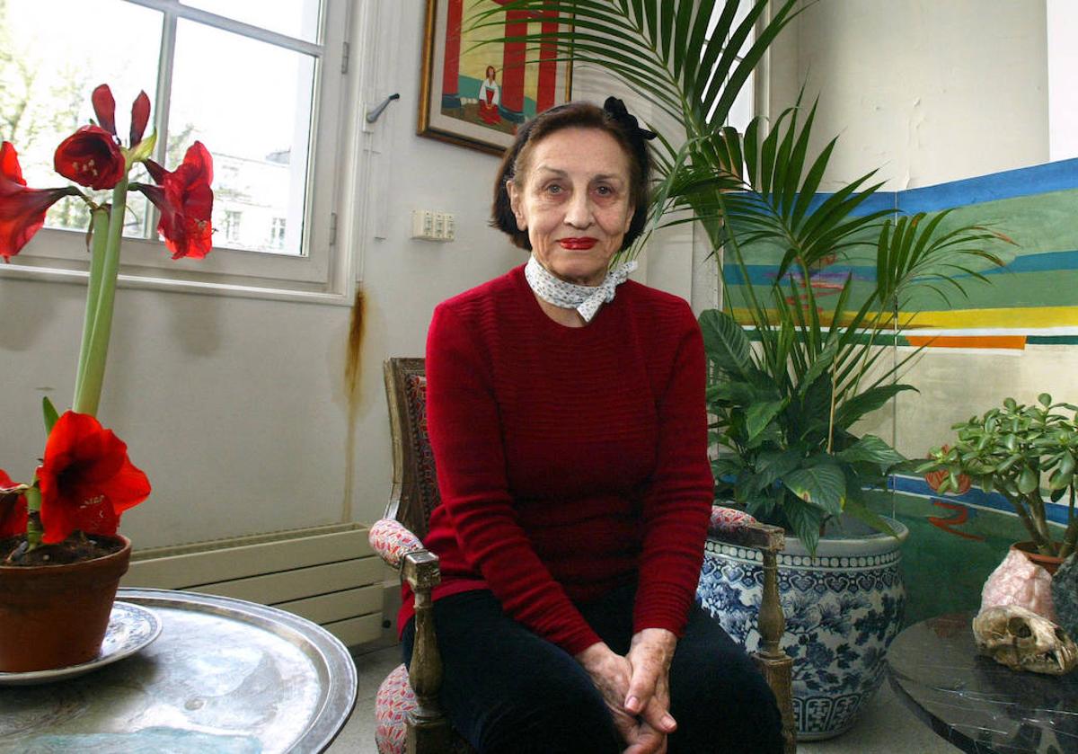 Françoise Gilot, fotografiada en 2004 en su estudio de París.