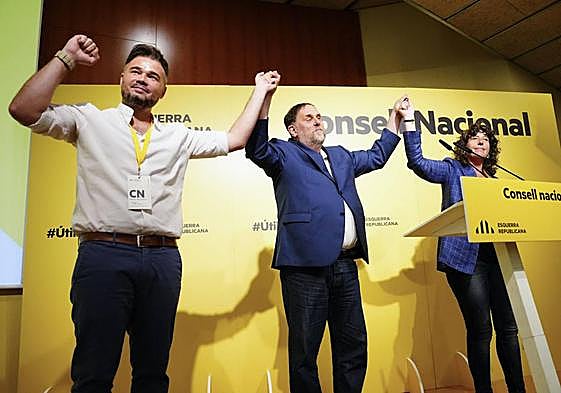 Gabriel Rufián, Oriol Junqueras y Teresa Jordà.