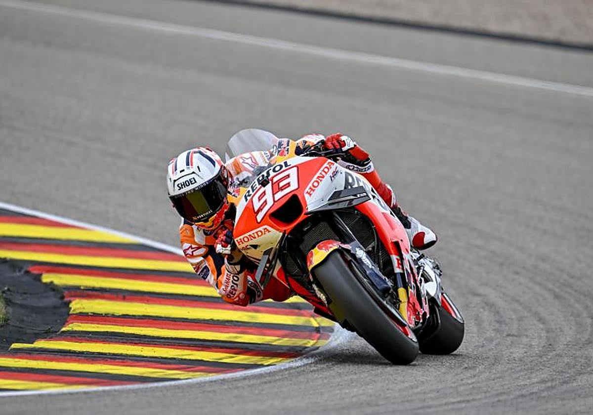 Marc Márquez, rodando sobre el trazado de Sachsenring.