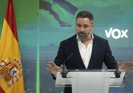 El presidente de Vox, Santiago Abascal, en la sede del partido.