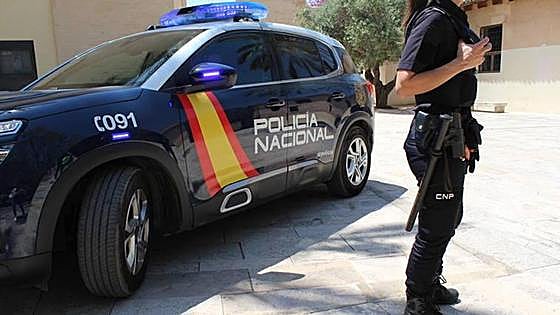 Una pareja, detenida por tener encerrados y sin escolarizar a tres menores durante dos años en Valencia