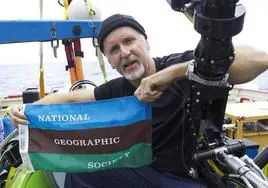 James Cameron, en uno de sus viajes de exploración de las profundidades.
