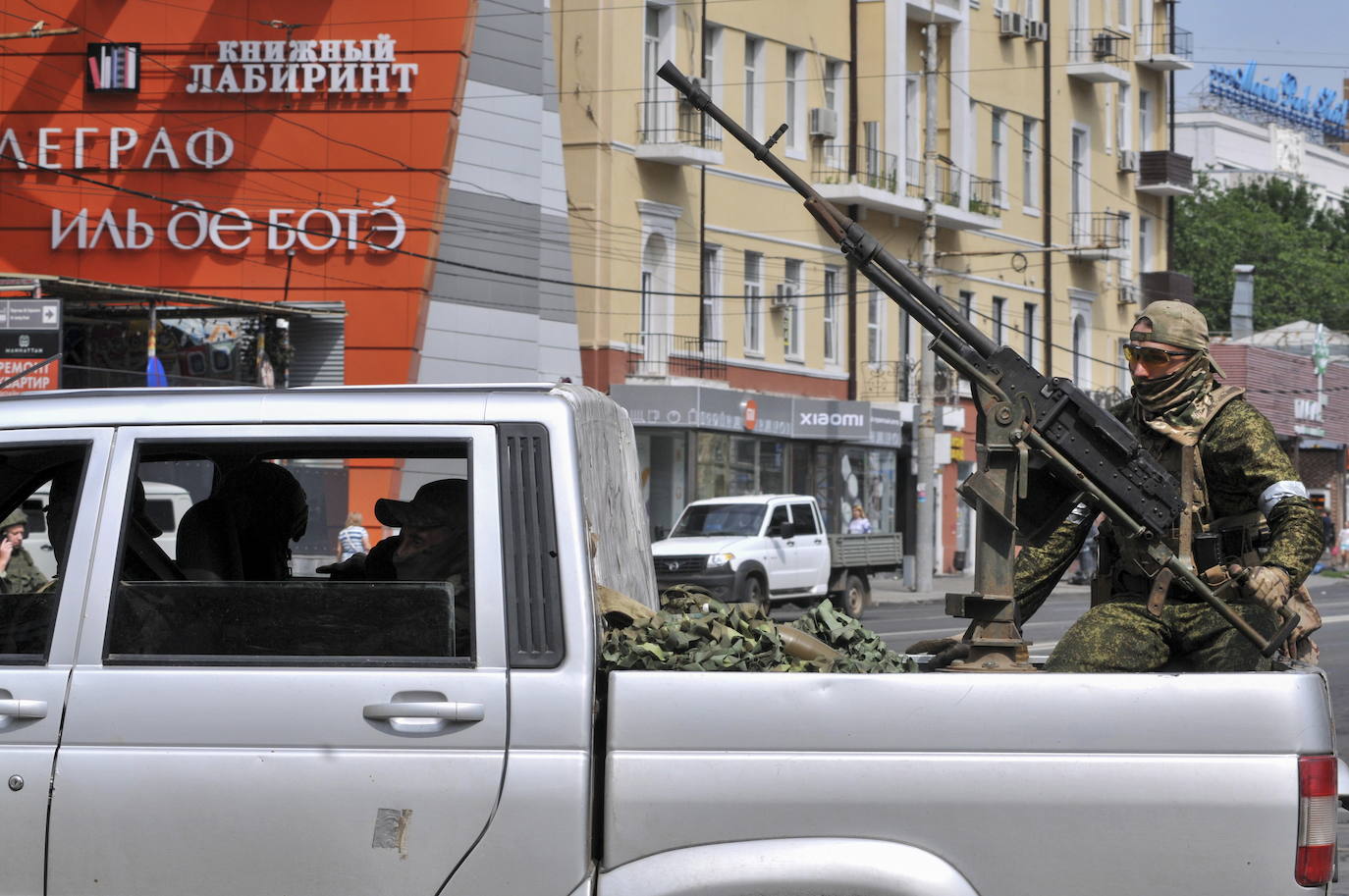 El Grupo Wagner patrulla por las calles de Rostov