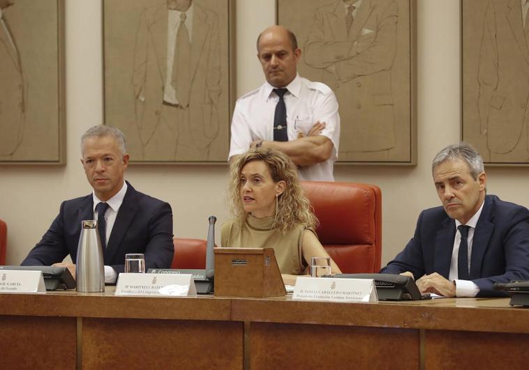 La presidenta del Congreso de los Diputados Meritxell Batet, el presidente del Senado Ander Gil, y el presidente de la Fundación Víctimas del Terrorismo Tomás Caballero en el homenaje a las Víctimas del Terrorismo