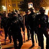 Más de 1.000 detenidos y 79 policías heridos en una cuarta noche de violencia y saqueos en Francia