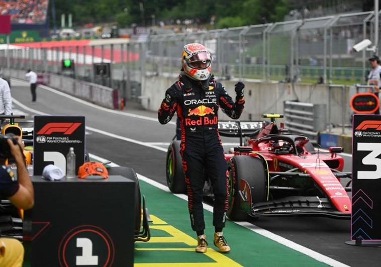 Max Verstappen celebra su pole en el Red Bull Ring.