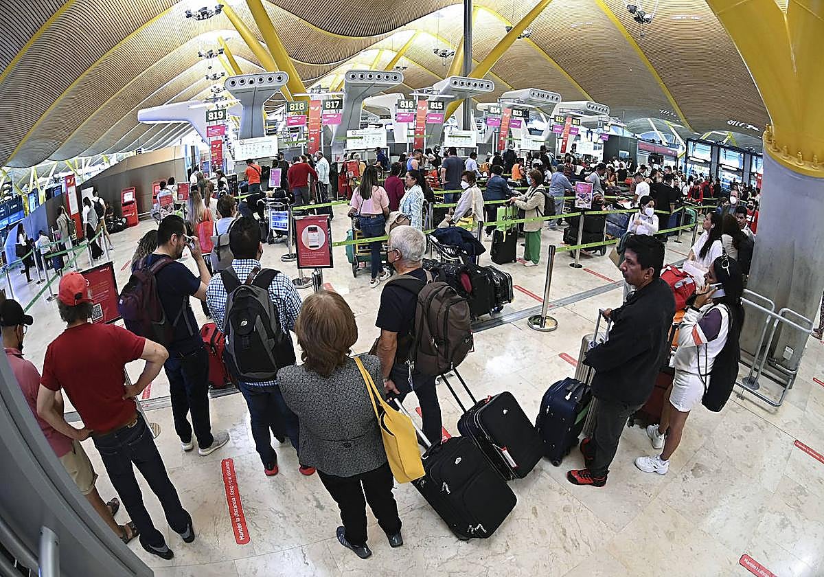 Aena recibe ofertas de 10 empresas para su concurso de seguridad privada