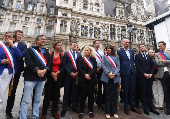 Alcaldes y ciudadanos franceses dicen no a la violencia