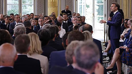 Macron plantea responsabilizar de los daños a los padres de los menores detenidos