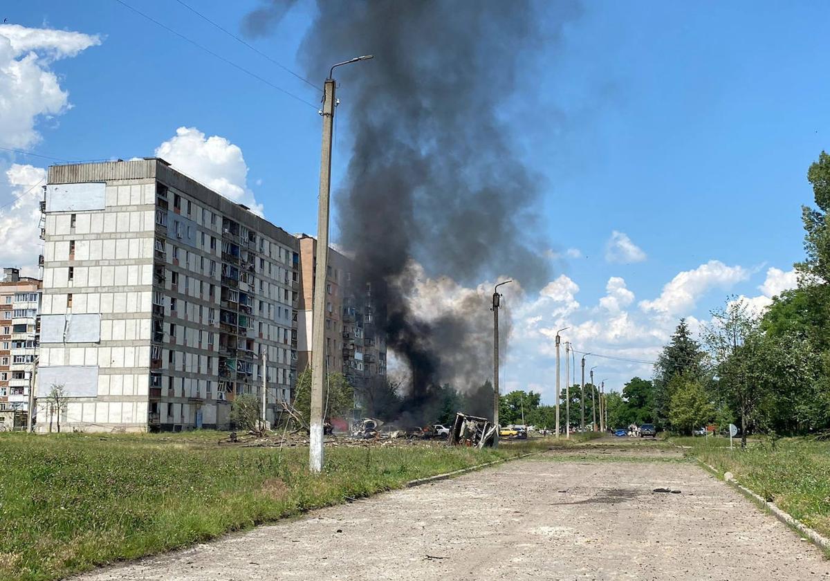 Un bombardeo contra un barrio residencial de la ciudad de Piervomaisk ha dejado en las últimas horas cerca de 40 heridos.