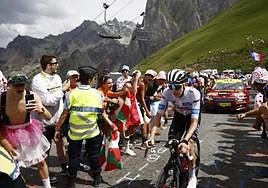 Pogacar se rebela ante Vingegaard en Cauterets