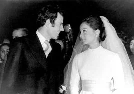 Julio Iglesias e Isabel Preysler, en su boda, en 1971.