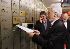 Coetzee deposita su legado en la caja 915 del Instituto Cervantes.
