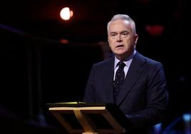 El presentador de noticias de la BBC, Huw Edwards.