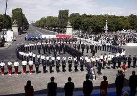 Los Campos Elíseos acogieron el desfile de las Fuerzas Armadas francesas.