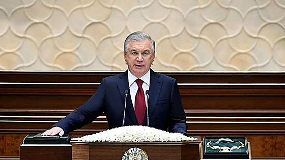 El presidente de Uzbekistán inicia un nuevo mandato tras ganar con el 87% de los votos