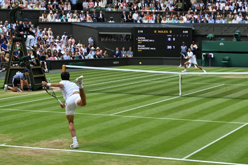 Primeros compases del trepidante duelo entre Alcaraz y Djokovic