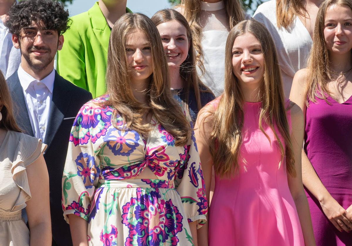 La princesa Leonor (izquierda) y la infanta Sofía, durante una audiencia en el Palacio de La Zarzuela.