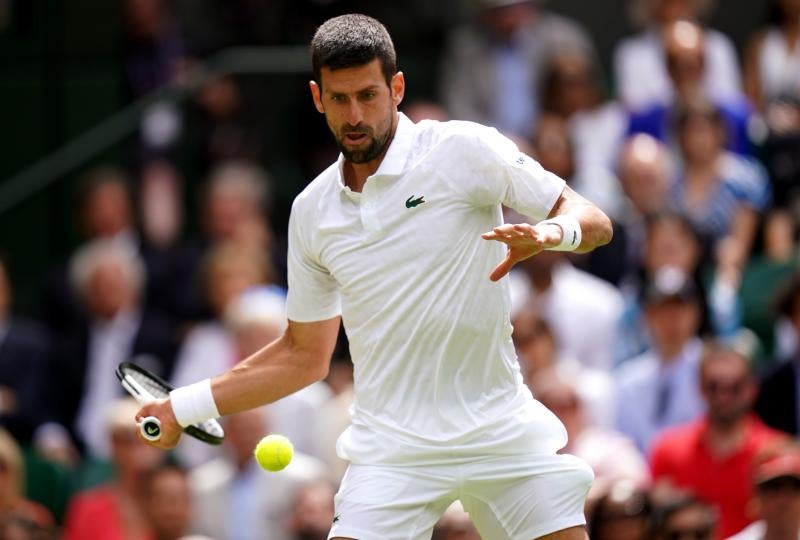 Djokovic logró el primer set arrasando a Alcaraz (1-6)