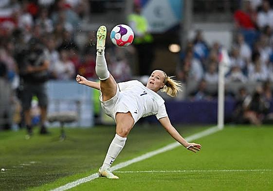 Beth Mead, mejor jugadora y máxima goleadora de la última Eurocopa.