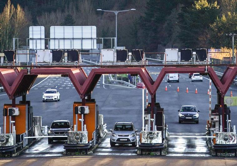 El Gobierno busca un nuevo sistema para costear las autopistas sin imponer peajes